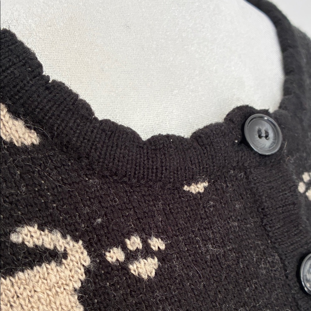 Black Cat Patterned Women's Sweater - Picture 2 of 11